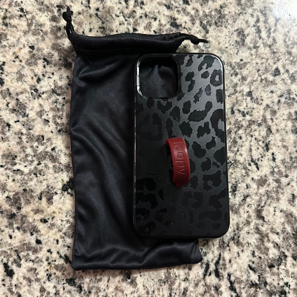 iPhone 12 Pro Black Leopard Loopy Case Righty Red Loop
